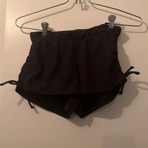 5 Dancewear Shorts